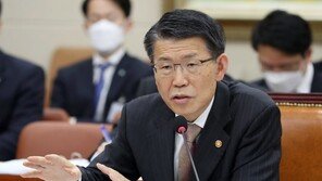 은성수 “케이뱅크 도와줄 수 있으면 돕겠다”