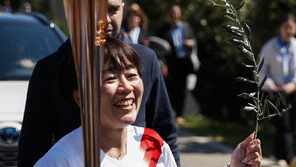 도쿄올림픽조직위 “日국내 성화봉송 관람 자제 요청”