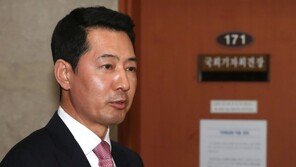 김형오 나가자마자 최홍 공천 취소…꼬이는 ‘강남 벨트’ 공천