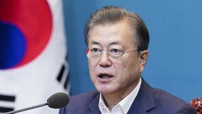 文대통령 “코로나대책, 추경 한번으로 안 끝날수도”