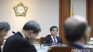 선관위, 코로나19로 우한총영사관 재외선거사무 중지 결정
