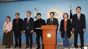 ‘더불어시민당’ 공식 출범…정개련 “처음부터 위성정당 계획한 것”