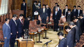 日아소 부총리 “저주받은 올림픽…40년마다 말썽” 실언