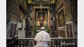 교황 “코로나19 종식 간청…소소한 일상의 소중함 깨닫길”