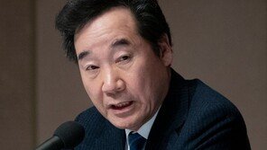 이낙연 “與 비례정당 전개 민망…조국에 마음의 빚 없어”