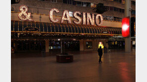 [청계천 옆 사진관]코로나19 확산에…‘환락의 도시’ 라스베가스도 폐쇄 