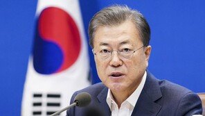 文대통령, 주말 예배강행 움직임에 “집단감염 우려, 자제 당부”