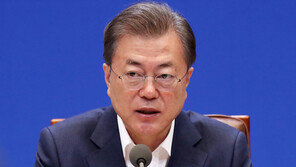 요미우리 “文정부 코로나 대응, 4월 총선 염두에 둔 선전 활동”