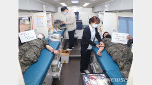 군인들 없었으면 어쩔 뻔…코로나19에 헌혈 軍 의존↑