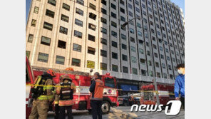서울 여의도백화점서 불, 60여 명 대피소동…진화 완료
