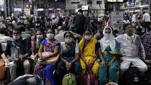 ‘13억 인구’ 인도, 코로나 억제 초강수 “3주간 전국 봉쇄”