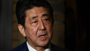 日언론 “아베, 임기내 도쿄올림픽 개최하려 1년 연기‘”