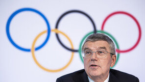 바흐 IOC 위원장 “도쿄올림픽, 코로나19 극복 축하하는 자리 되길”