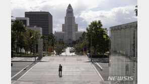 ‘사회적 거리두기’ 美 첫 시행 캘리포니아, 실업급여 신청 폭주