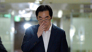 ‘민중은 개·돼지’ 나향욱, 강등처분 취소 소송에선 패소