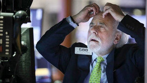 [청계천 옆 사진관]월가의 ‘아인슈타인’도 코로나19 피해가지 못했다