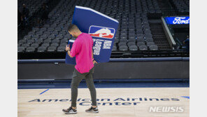 코로나19로 쉬고있는 NBA, 중립경기·PO 축소 등 고려