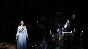 오페라의 유령 “126명 전원 음성…추가 확진자 없다”