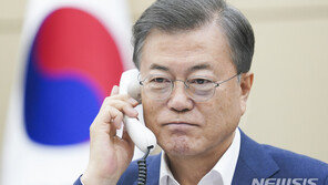 호주·폴란드 정상, 文대통령에 입모아 진단키트 요청