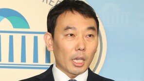 통합당 “김용민 후보, 성의식 논란 탁현민 변호 맡아” 비판