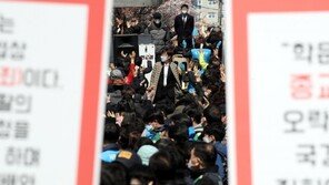 사랑제일교회 ‘현장예배’ 강행…서울시 “고발 추가시 벌금 가중”