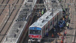 [청계천 옆 사진관] 지하철 1호선 ‘탈선’에 시민들 거리두기도 ‘탈선’