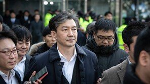 “최서원 재판 전 김세윤과 식사  보도는  허위”…조국, 명예훼손 증인출석