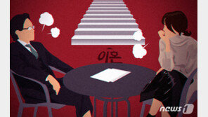 日 외출 자제에 부부싸움 늘어…‘코로나 이혼’ 신조어도