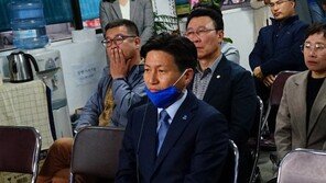 강원 강릉 출구조사 결과에 권성동 ‘환호’ vs 김경수 ‘덤덤’