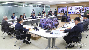 정부, 19일 이후 민간부문부터 고강도 거리두기 행정명령 완화 검토