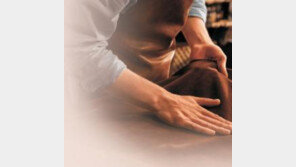 하루 30개 소량 생산… 멋스러운 핸드메이드 가죽가방