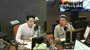 ‘라디오쇼’ 이수혁 “한달 수입, 주 1회 스태프에 소고기 사 줄 정도”