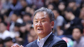 ‘3년 재계약’ 유재학 감독, 현대모비스와 20년 동행