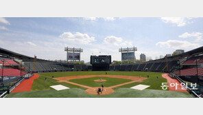 오래 기다리셨죠?…‘뉴 노멀’로 시작되는 프로야구가 옵니다[청계천 옆 사진관] 