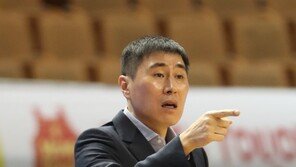 이상민 프로농구 삼성 감독 2년 재계약…“발전된 모습 보일 것”
