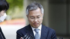 ‘조국 아들 허위 인턴증명서’ 최강욱, 뇌물공여 혐의로 또 고발당해