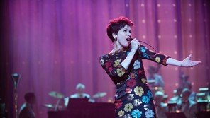 국내서 못 볼수도 있었다?…영화 ‘주디’ 수입에 사활 건 이유