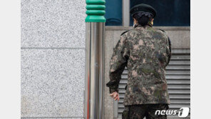 “여자친구 등 민간 접촉 안돼”…軍외출 허용에도 ‘사회적 거리두기’ 지속
