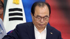 ‘성추행’ 인정하고 사퇴한 오거돈 부산시장은 누구?