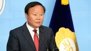 재난지원금 언제 주나…“통합당 결단해라”vs“수정안부터 내라”