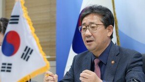 UAE 장관 “세계가 배우고 싶어한다, 한국의 코로나19 대응”