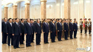 로이터 “中, 김정은 상태 자문 위해 北에 의료전문가팀 파견”