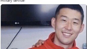 코로나19로 멈춰 있는 EPL, 최고의 뉴스메이커는 ‘슈퍼 손’