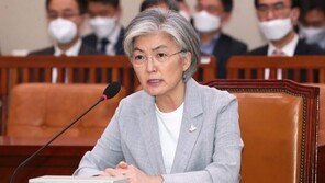 강경화 “한미, 방위비협정 공백 바람직하지 않다는 데 공감”