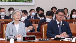 김연철·강경화 “北 특이동향 없다” 기존 입장에…여야 모두 의구심