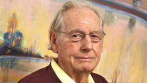 케이크 한 조각과 대도시의 고독한 공존