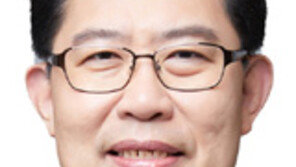 한국당 비례대표 윤창현 “핀테크 지원 대책 통합하는 법안 만들 것”