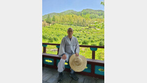 “직접 채소 가꾸고 삶의 방식 나눠야”… 또 한번 변화 꿈꾸는 ‘밀짚모자 스님’