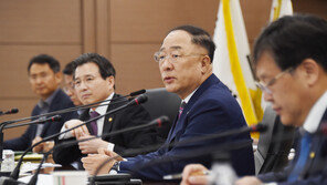 홍남기 “한국판 뉴딜·3차 추경, 이번 주 중 마무리해 달라” 독려