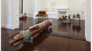 한국 전통-현대 건축물 잔해들… 파편화된 역사를 보는 감회